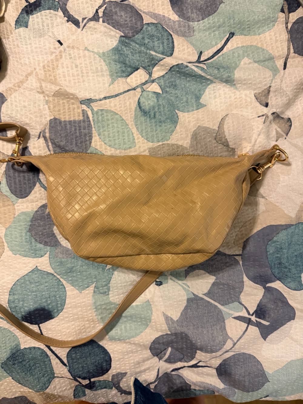 Universal Thread Crossbody bag